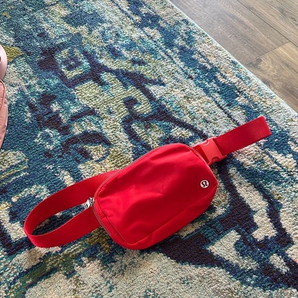 Lululemon Red Belt Bag 1L - Picture 1 of 1